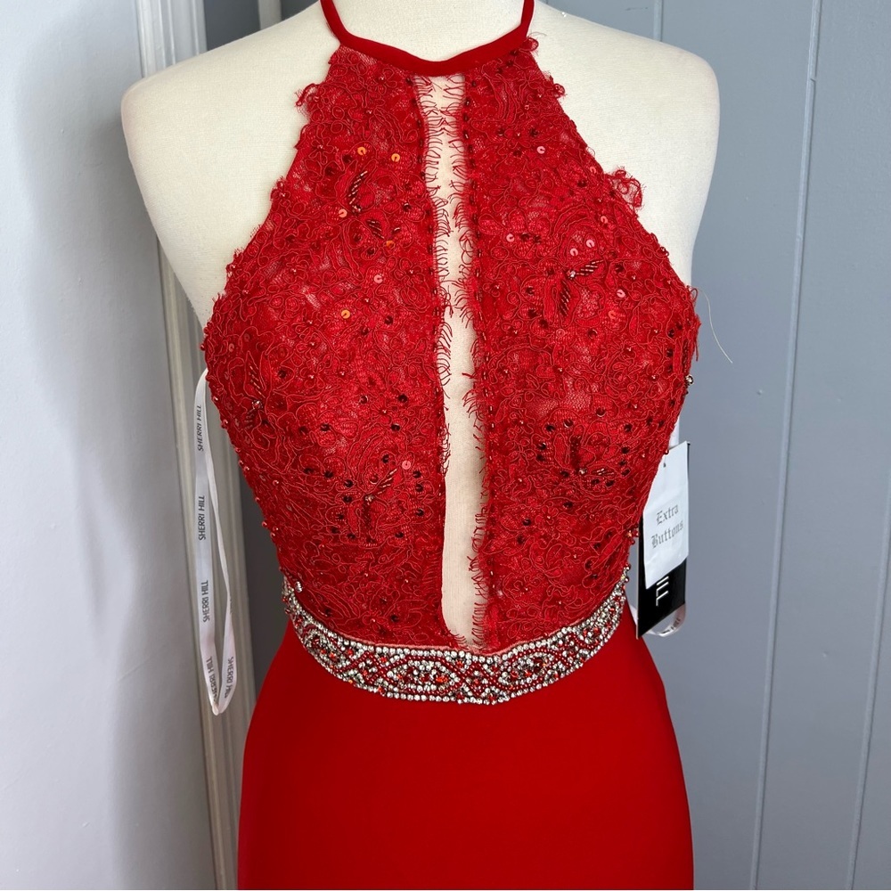Prom dress - Picture 2 of 6